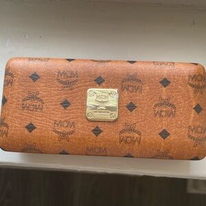 Mcm sunglasses case